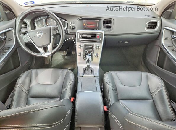 YV126MFL8H2438906 2017 VOLVO S60 Gray Vista del salpicadero