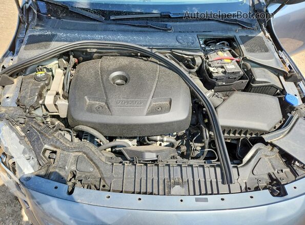 YV126MFLXJ2450612 2018 VOLVO S60 Silver Rear interior view