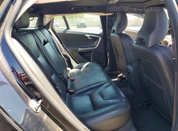 YV140MEK6H1368105 2017 VOLVO V60 Blue Vista de los asientos traseros