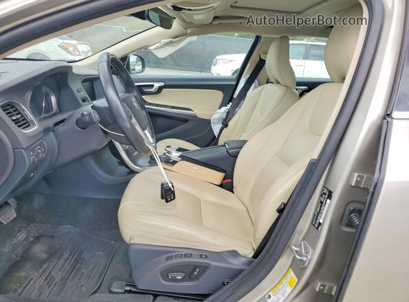 YV140MEM1G1306255 2016 VOLVO V60 Silver Вид салону спереду