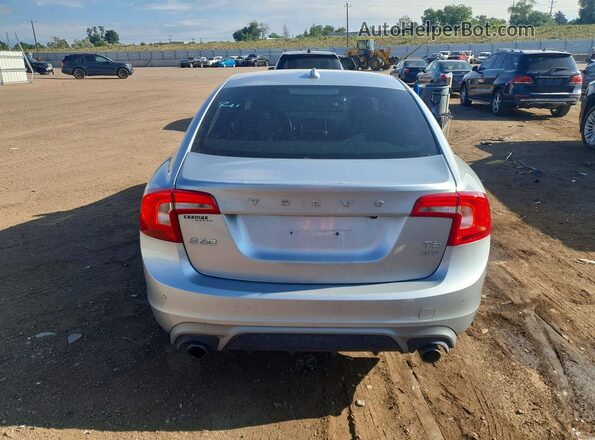 YV140MTL5H2424282 2017 VOLVO S60 Серебряный Вид сзади