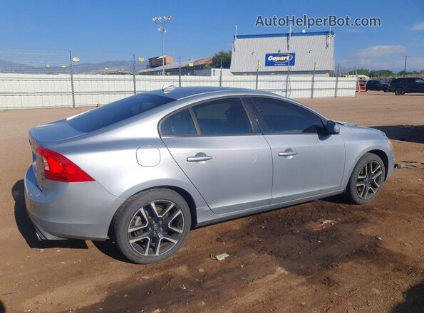 YV140MTL5H2424282 2017 VOLVO S60 Серебряный Задняя правая четверть