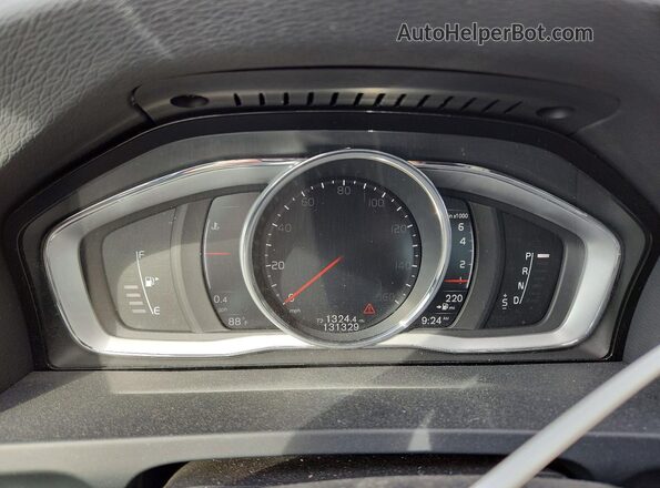 YV140MTL7J2462229 2018 VOLVO S60 Black Вид щитка приладів
