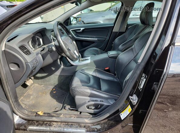 YV140MTL7J2462229 2018 VOLVO S60 Black Вид салону спереду