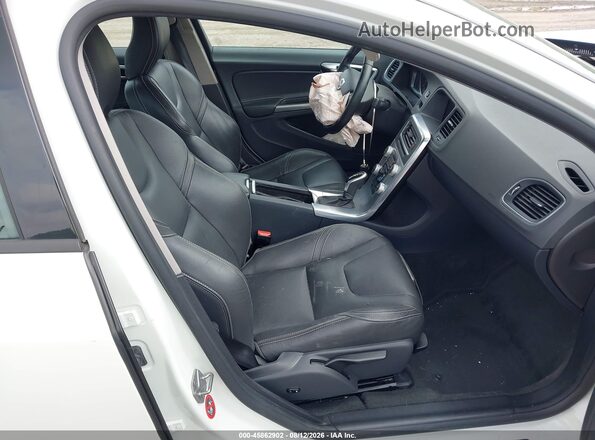 YV140MTL9H2420364 2017 VOLVO S60 White Vista interior delantera