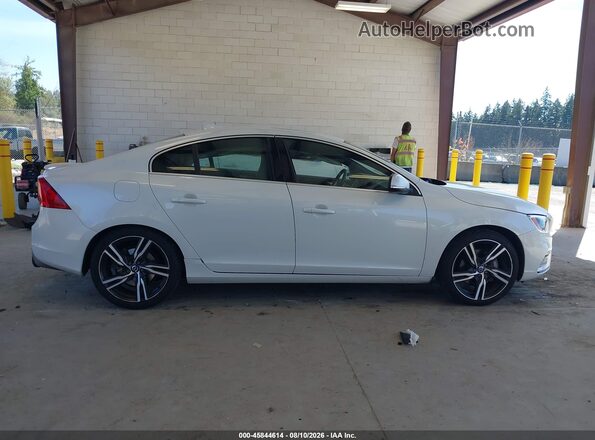 YV149MTS2H2420378 2017 VOLVO S60 Белый Вид задней части салона