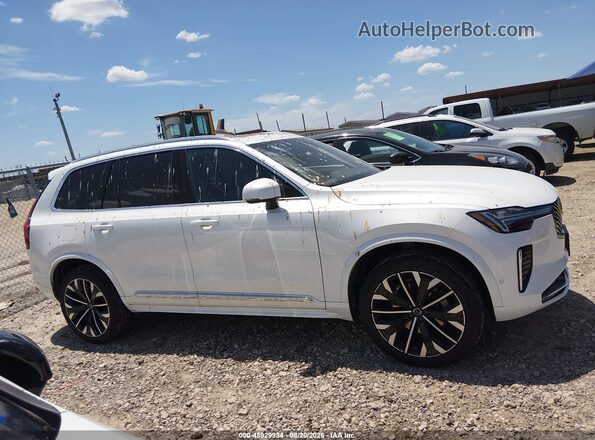 YV4062PE1T1516729 2026 VOLVO XC90 White უკანა სალონის ხედი