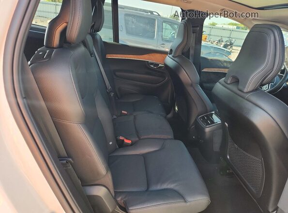 YV4062PE3S1290904 2025 VOLVO XC90 White Widok wnętrza z tyłu