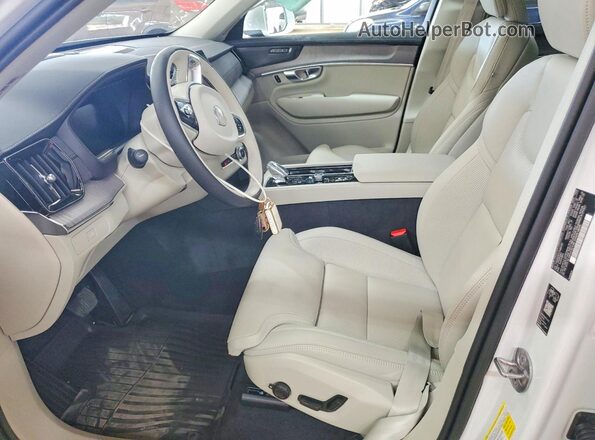 YV4062PF4T1486490 2026 VOLVO XC90 Белый Вид салона спереди