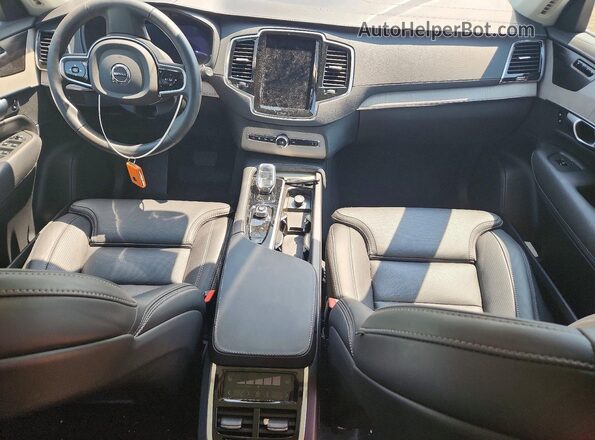 YV4062PF5S1347256 2025 VOLVO XC90 Silver Widok deski rozdzielczej