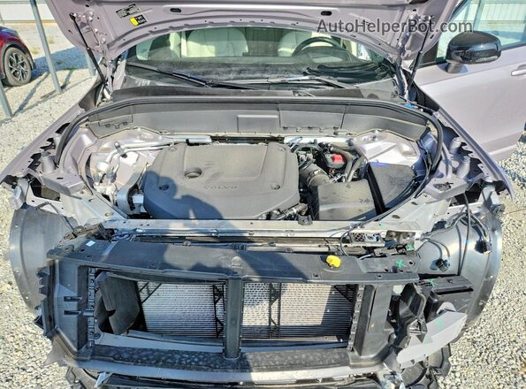 YV4062PM1T1438072 2026 VOLVO XC90 Silver Vista del compartimento del motor