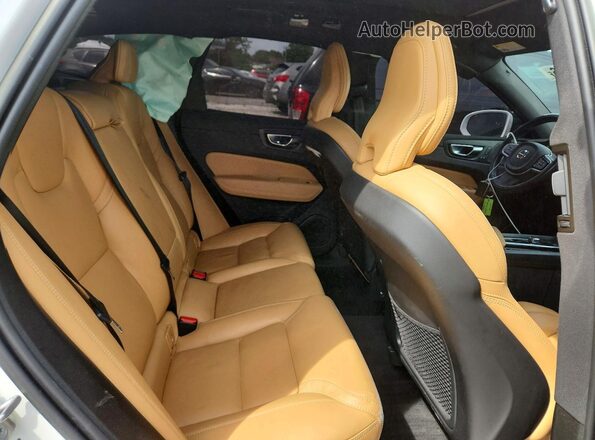 YV4062RL5N1052195 2022 VOLVO XC60 Белый Вид задней части салона