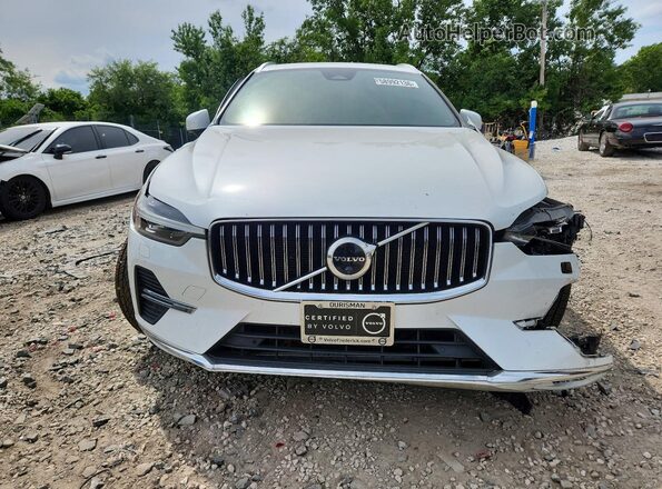 YV4062RL5N1052195 2022 VOLVO XC60 Белый Вид спереди
