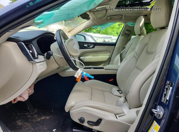 YV4062RLXN1079876 2022 VOLVO XC60 Blue წინა სალონის ხედი
