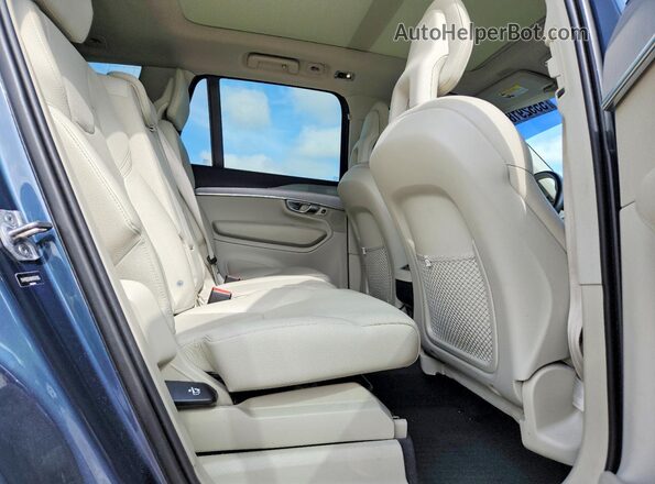 YV4102CK0M1767955 2021 VOLVO XC90 Charcoal Vista de los asientos traseros