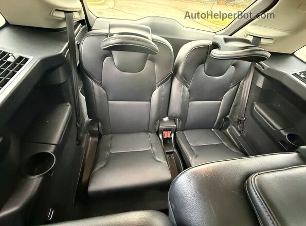 YV4102CK3J1351099 2018 VOLVO XC90 White 