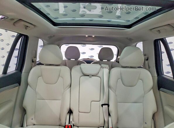 YV4102CK7M1670882 2021 VOLVO XC90 Gray უკანა სავარძლების ხედი