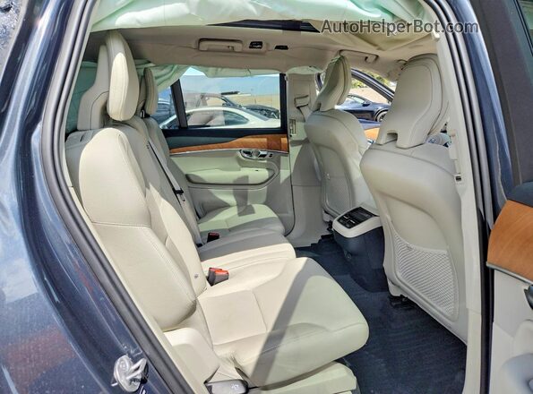 YV4102CKXN1838869 2022 VOLVO XC90 Charcoal Vista interior trasera
