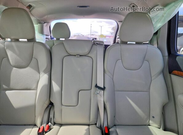 YV4102CKXN1838869 2022 VOLVO XC90 Charcoal Vista de los asientos traseros