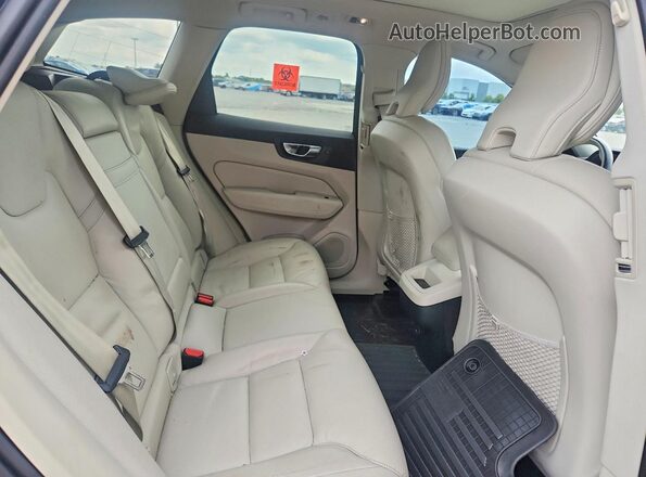 YV4102DK9M1798426 2021 VOLVO XC60 Blue Rear interior view