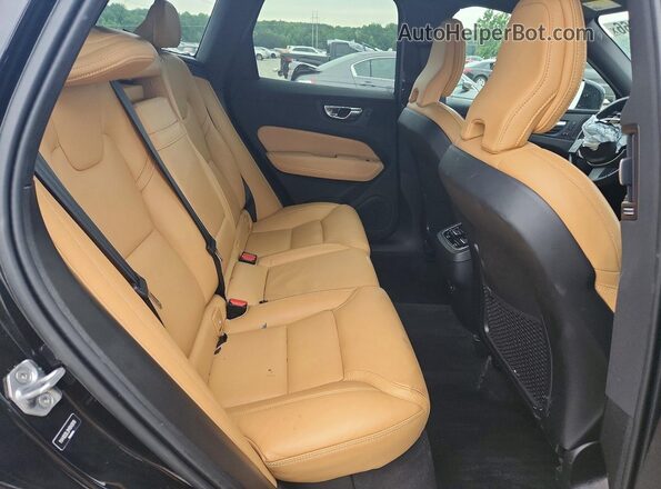 YV4102DL2M1849919 2021 VOLVO XC60 Black Widok wnętrza z tyłu