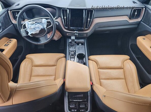 YV4102DL2M1849919 2021 VOLVO XC60 Black Widok deski rozdzielczej