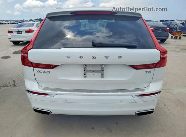 YV4102DL3M1684219 2021 VOLVO XC60 White Widok z tyłu
