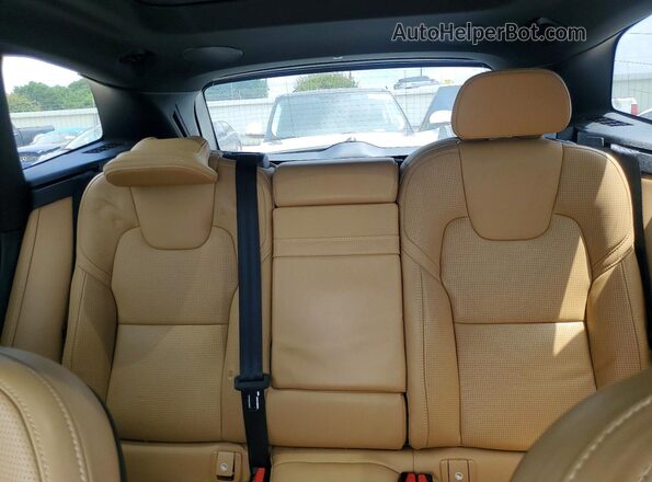 YV4102DL3M1684219 2021 VOLVO XC60 White Widok tylnych siedzeń