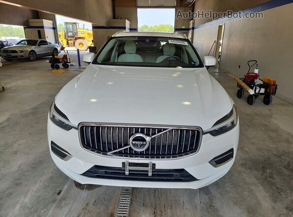 YV4102DL3M1886154 2021 VOLVO XC60 Белый Вид спереди