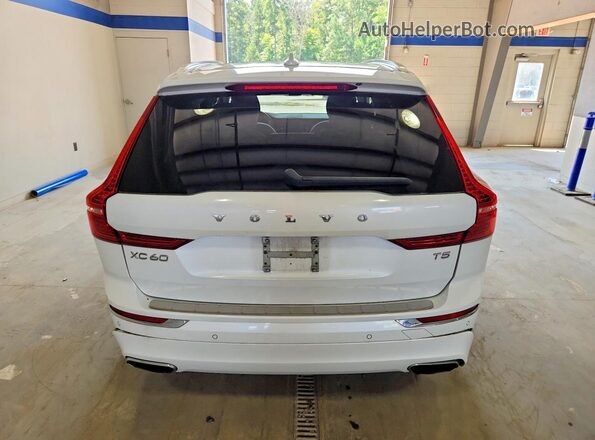 YV4102DL3M1886154 2021 VOLVO XC60 Белый Вид сзади