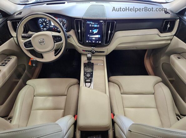 YV4102DL3M1886154 2021 VOLVO XC60 Белый Вид панели приборов