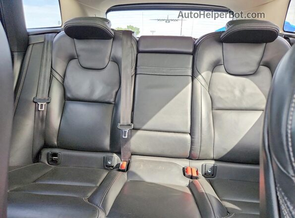 YV4102DL4M1825640 2021 VOLVO XC60 Серебряный Вид задних сидений