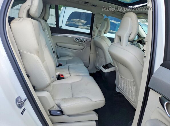 YV4102PK3M1699077 2021 VOLVO XC90 White Սալոնի հետևի տեսք