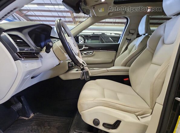 YV4102PK7K1470947 2019 VOLVO XC90 Black Front interior view