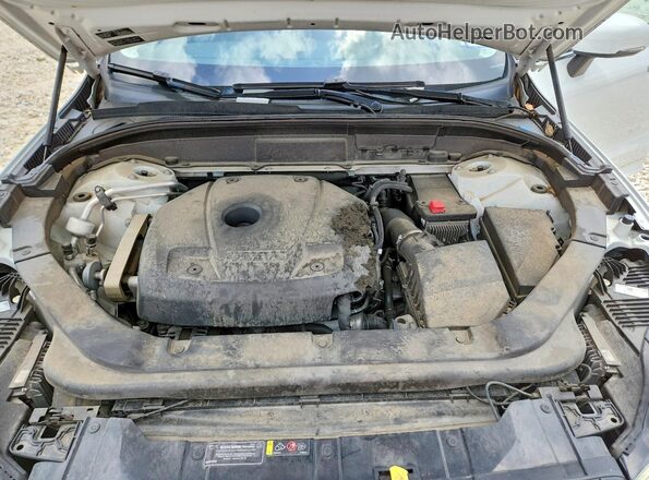 YV4102RK2J1080916 2018 VOLVO XC60 White Вид задньої частини салону