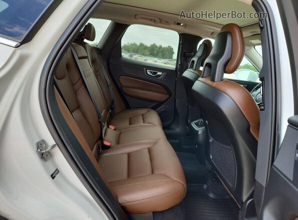 YV4102RK2J1080916 2018 VOLVO XC60 White Вид задніх сидінь