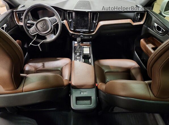 YV4102RK3M1689730 2021 VOLVO XC60 White Вид панелі приладів