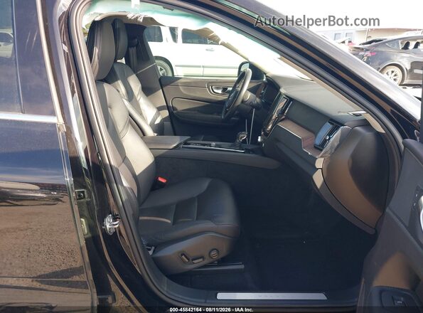 YV4102RK3M1722967 2021 VOLVO XC60 Black Вид салону спереду