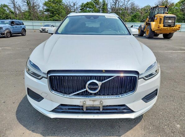 YV4102RK4J1019051 2018 VOLVO XC60 White Widok z przodu