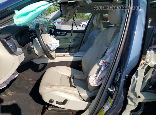YV4102RK4J1064572 2018 VOLVO XC60 Blue Widok wnętrza z przodu