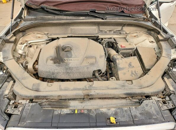 YV4102RK4M1758084 2021 VOLVO XC60 White Engine compartment view