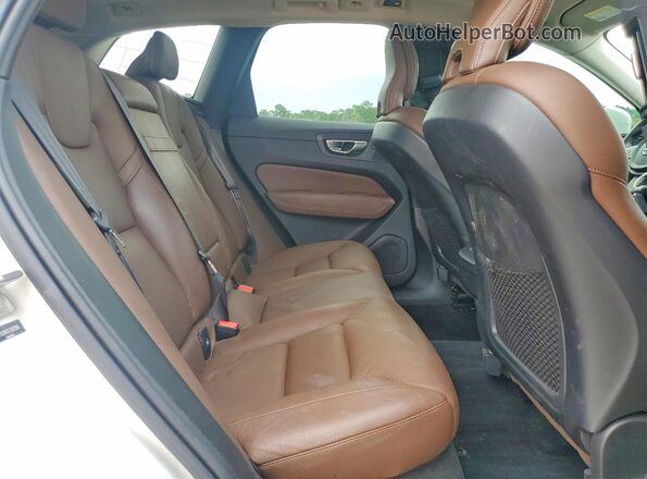 YV4102RK5L1597906 2020 VOLVO XC60 White უკანა სალონის ხედი