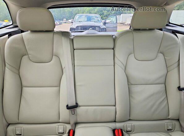 YV4102RK7M1870006 2021 VOLVO XC60 Silver Vista de los asientos traseros