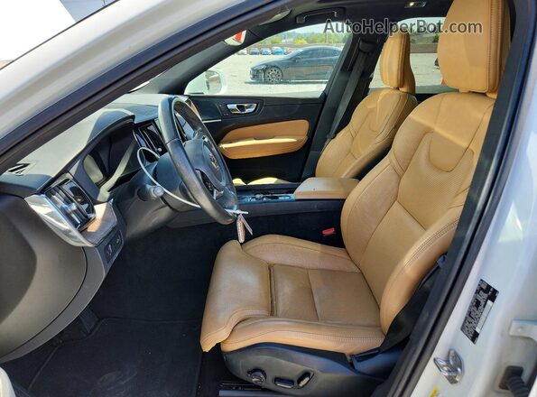 YV4102RL0M1741727 2021 VOLVO XC60 White Սալոնի դիմացի տեսք