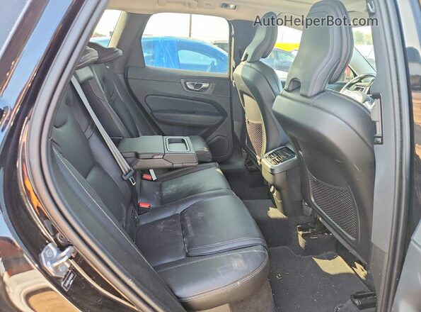 YV4102RL4M1824075 2021 VOLVO XC60 Black Vista de los asientos traseros