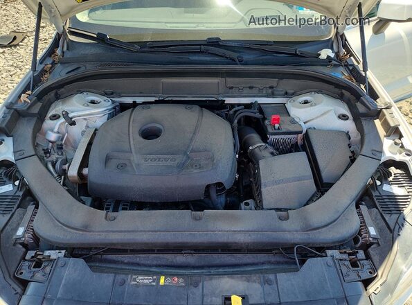 YV4102RL6L1459025 2020 VOLVO XC60 White უკანა სალონის ხედი