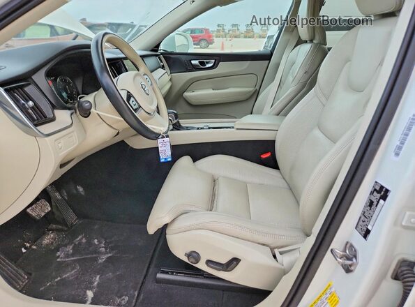 YV4102RL6M1689682 2021 VOLVO XC60 White Vista interior delantera