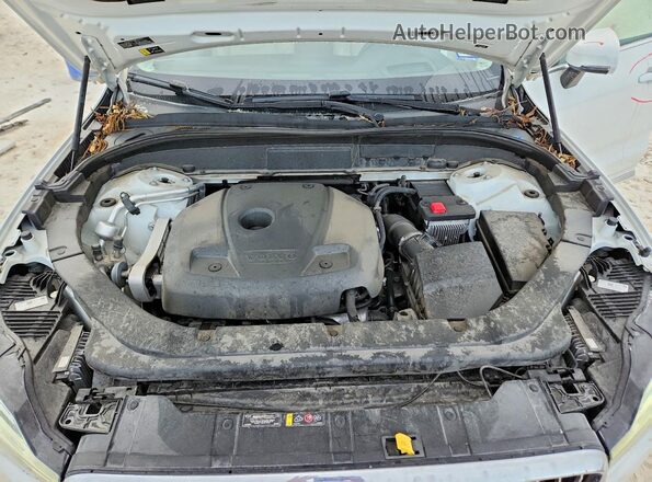 YV4102RL6M1689682 2021 VOLVO XC60 White Vista interior trasera