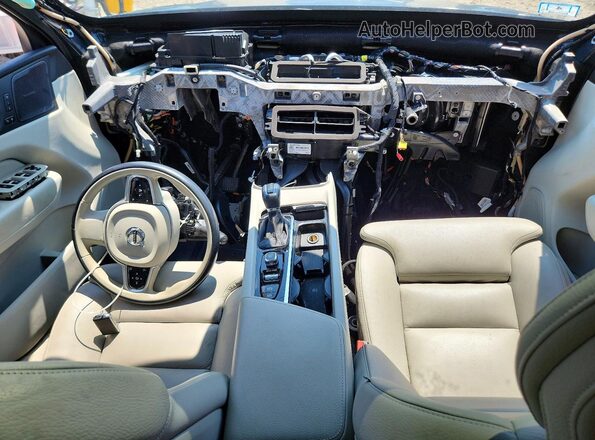 YV4102RLXL1559905 2020 VOLVO XC60 Blue Dashboard view
