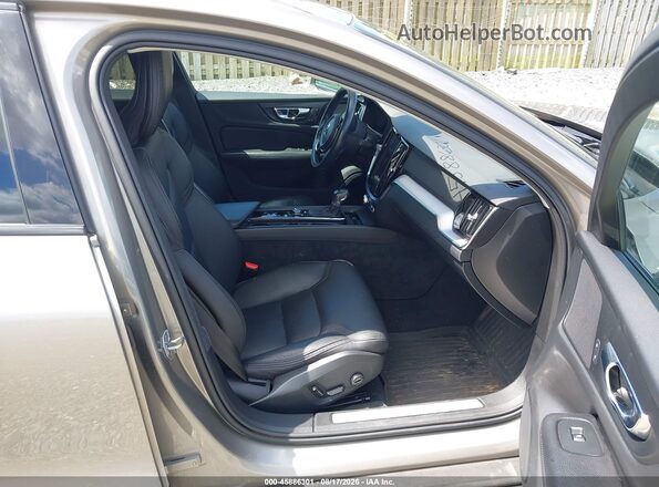 YV4102WK9L1042543 2020 VOLVO V60 CROSS COUNTRY Silver Vista interior delantera